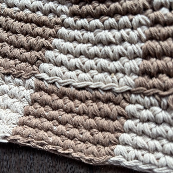 Crochet bucket hat - Picture 4 of 7